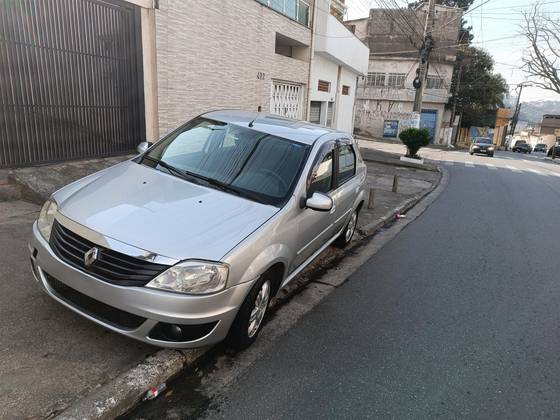 RENAULT LOGAN 1.6 EXPRESSION 8V FLEX 4P MANUAL RENAULT LOGAN 1.6 EXPRESSION 8V FLEX 4P MANUAL